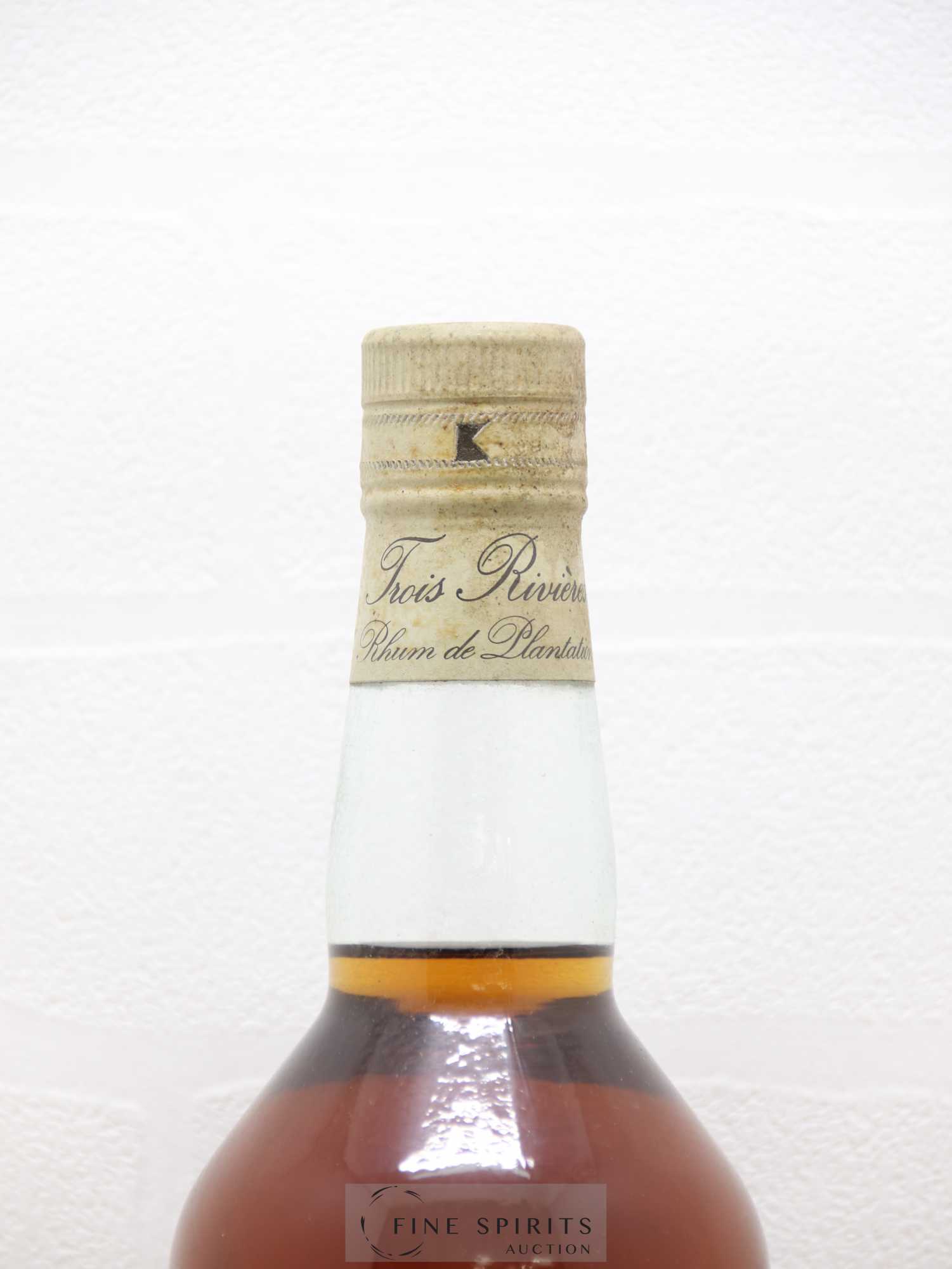 Trois Rivières 1964 Of. - Lot de 1 bouteille - 2