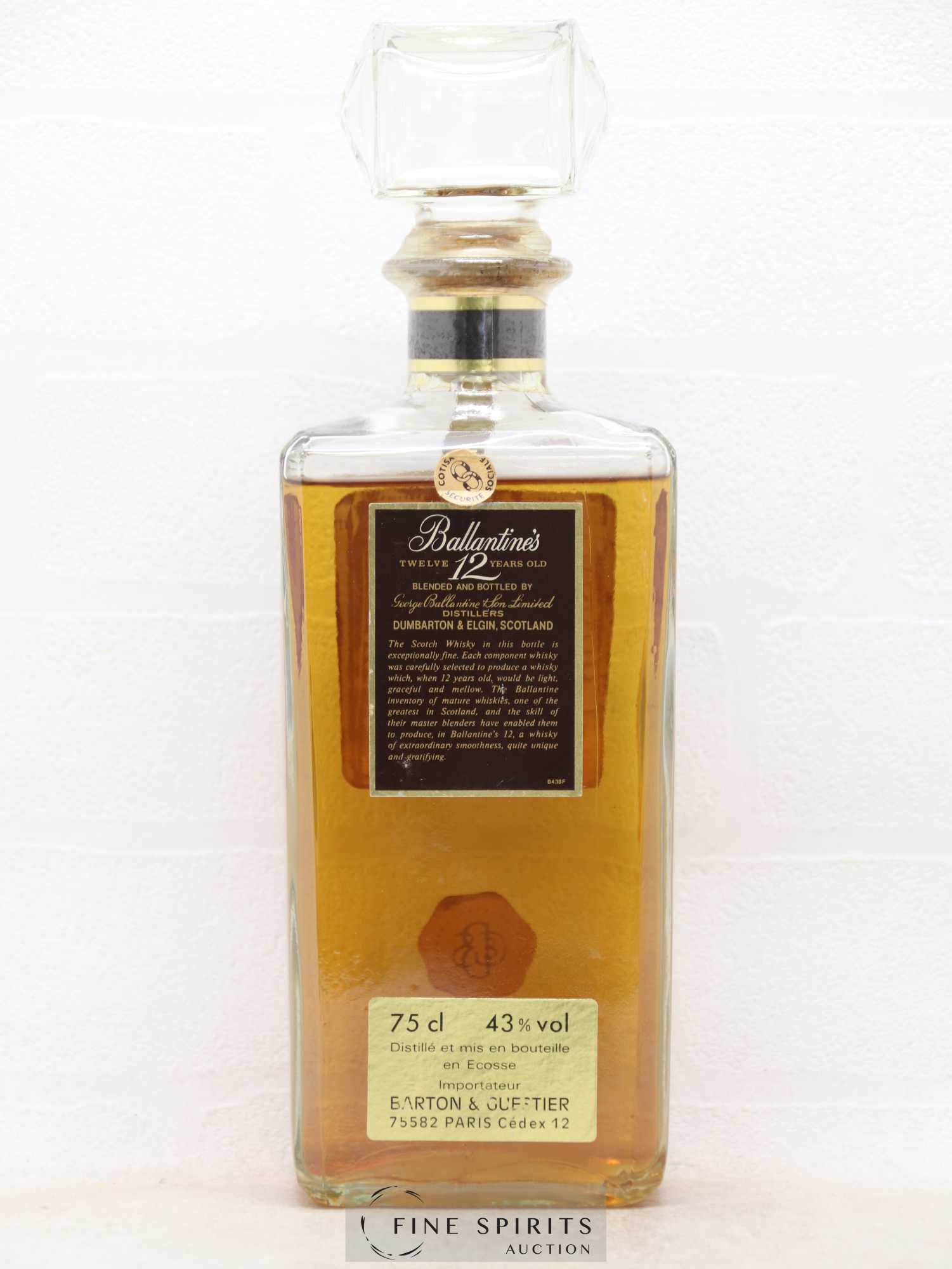 Ballantine's 12 years Of. Very Old Decanter Barton & Guestier - Posten von 1 Flasche - 1