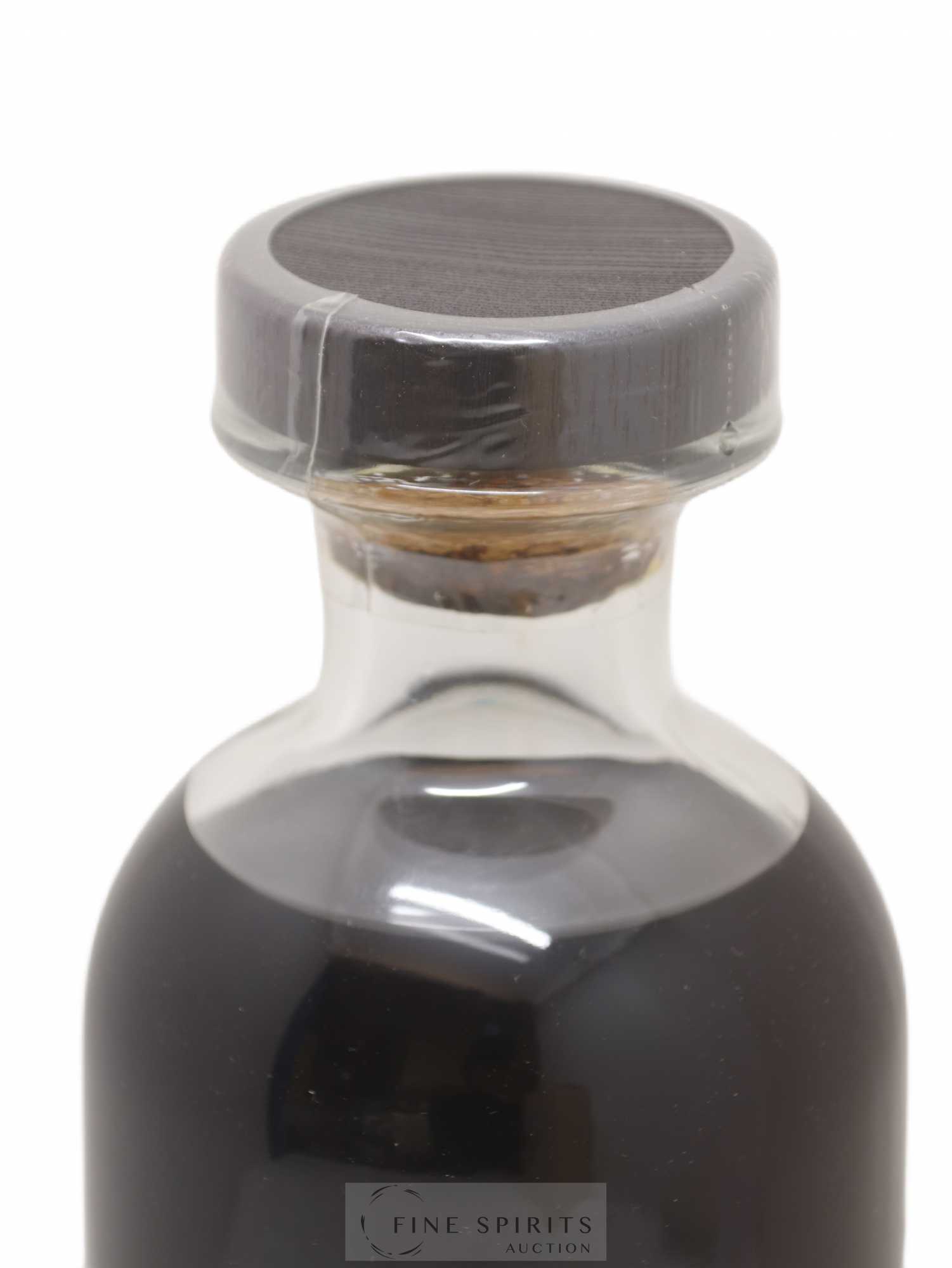 Karuizawa 32 years 1976 Number One Drinks Sherry Butt n°6719 - One of 486 - bottled 2009 Noh Label - Lot de 1 bouteille - 3