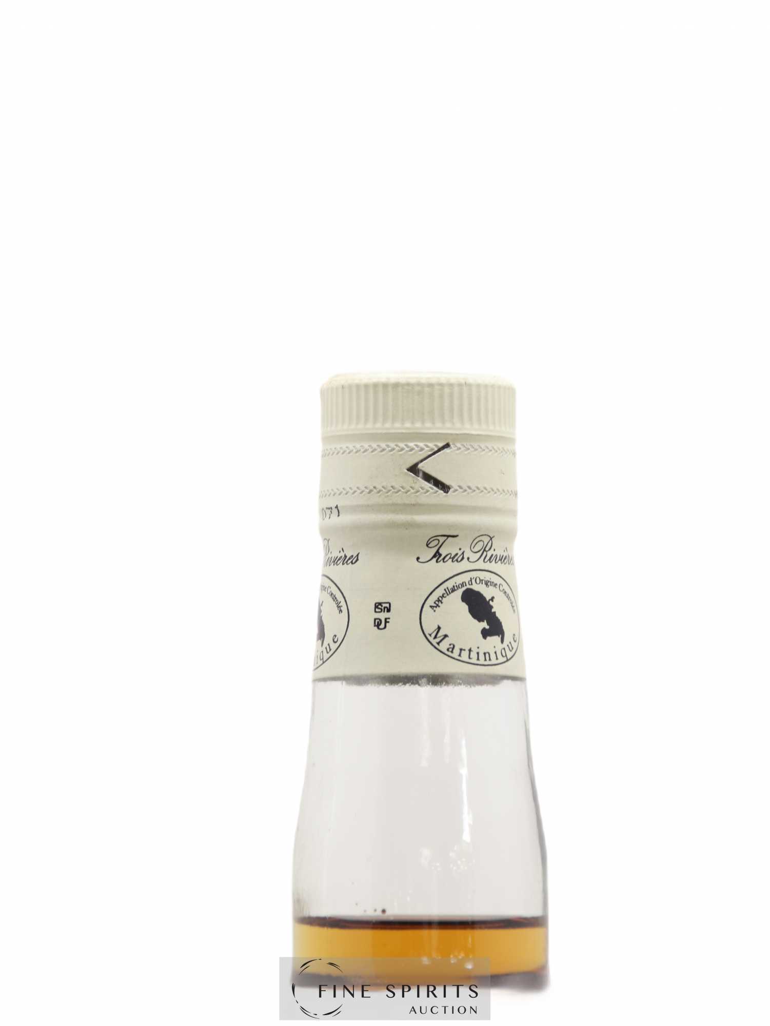 Trois Rivières 1982 Of. bottled 1992 - Lot de 1 bouteille - 2