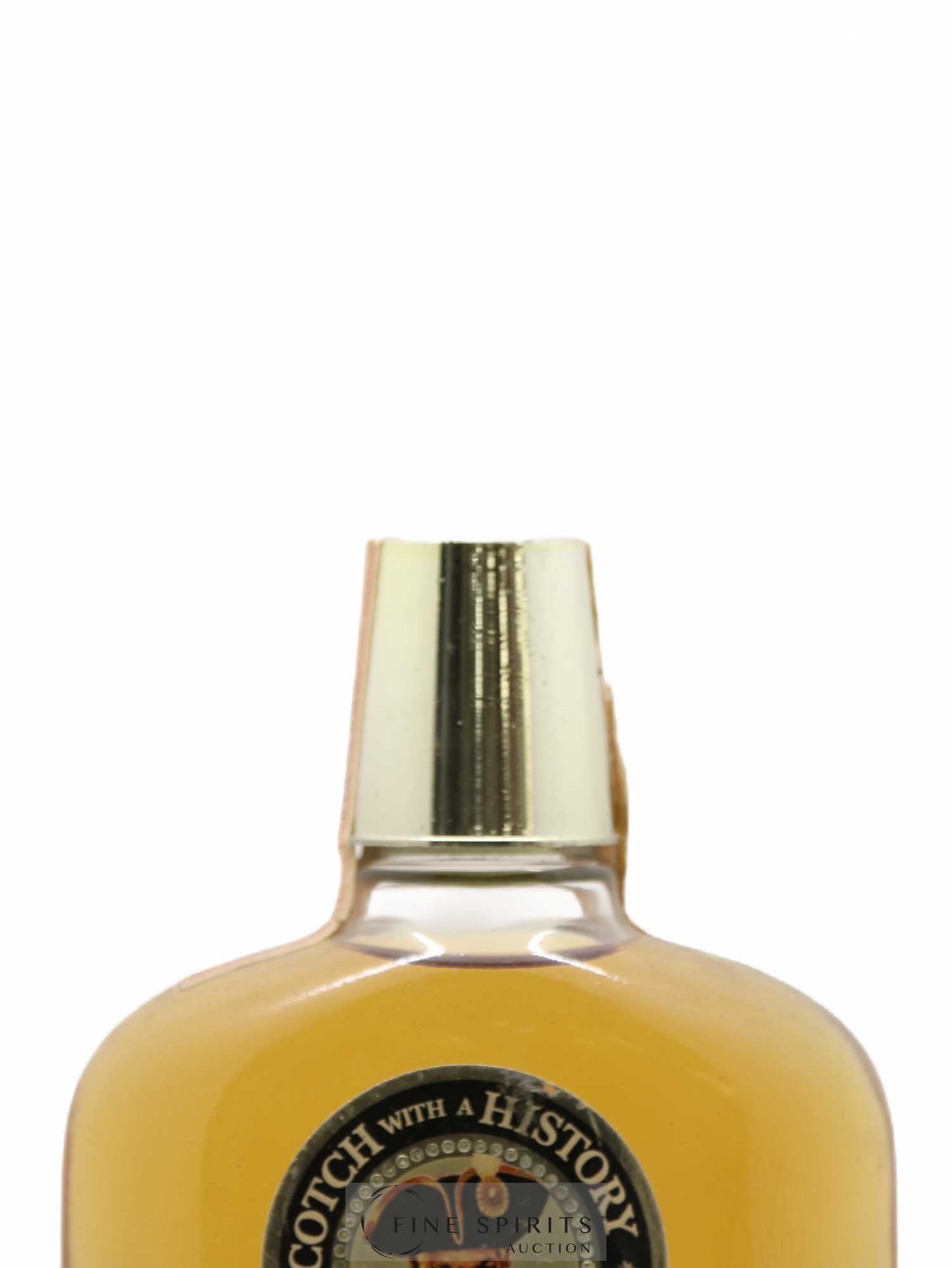 Old Smuggler Jas. & Geo. Stodart Scotch with a History Reserve Air Afrique - Posten von 1 Demi-Flasche - 1
