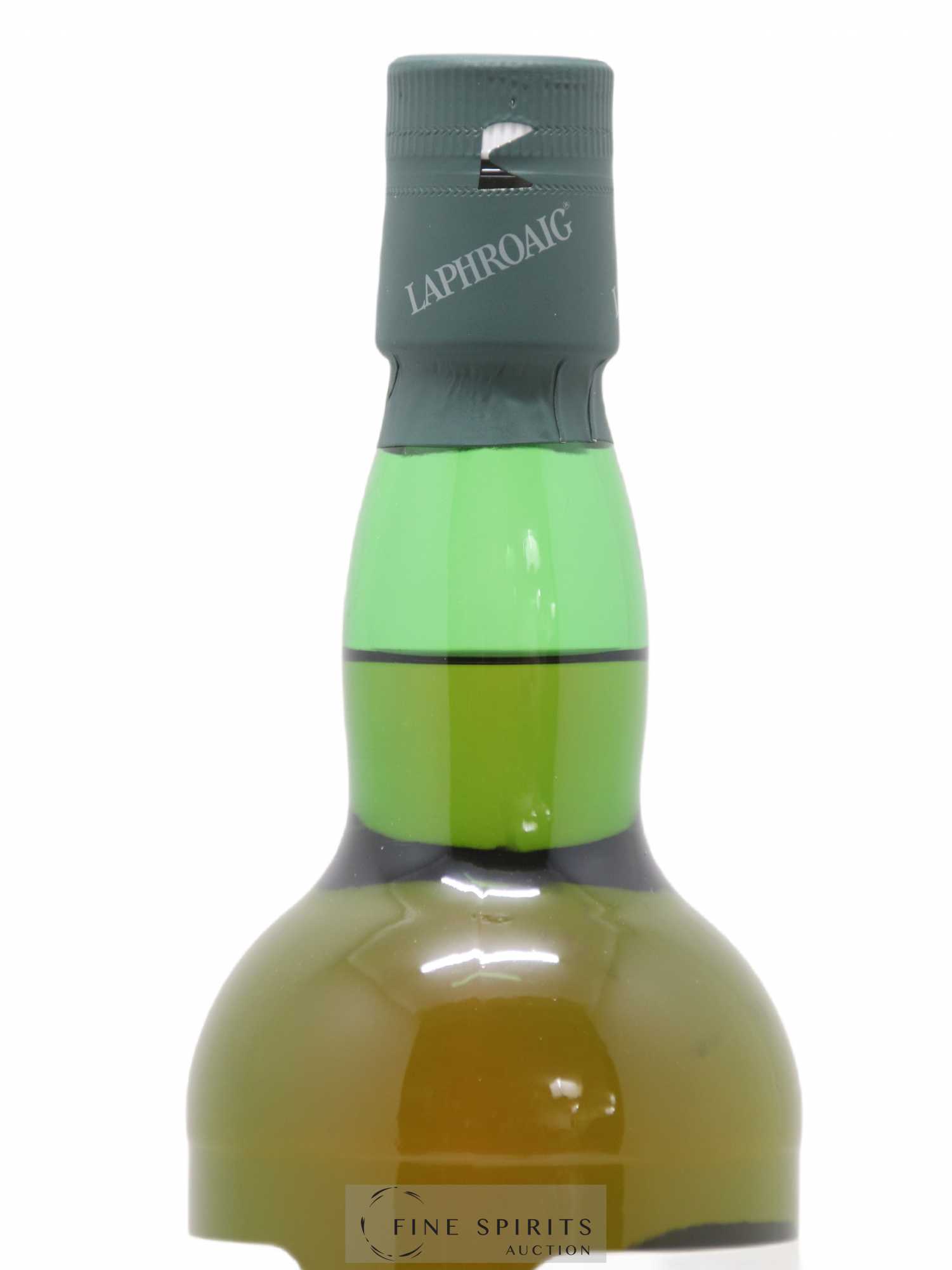 Laphroaig 10 years Of. Original Cask Strength Batch 002 - bottled 2010 - Lot de 1 bouteille - 3
