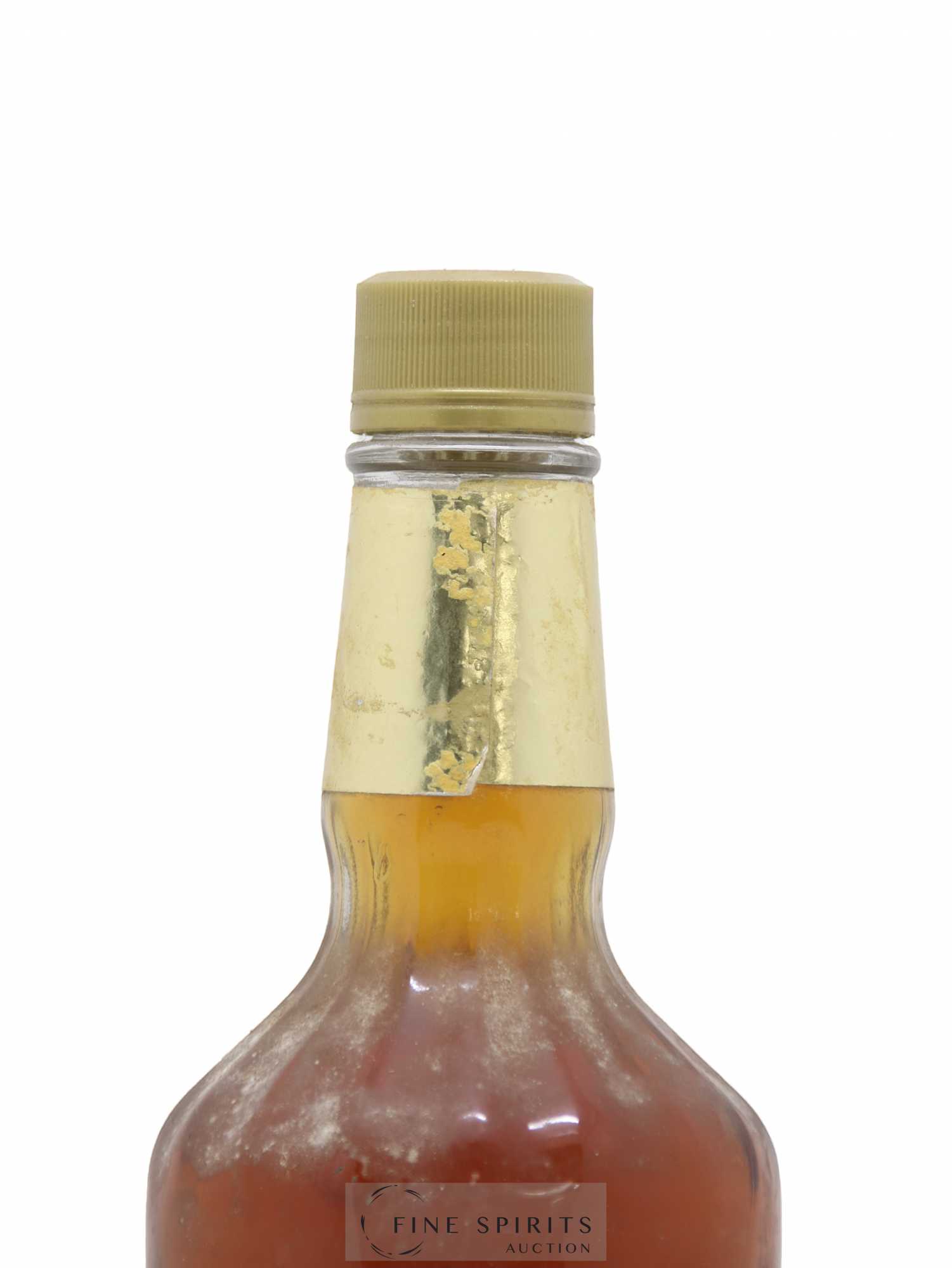 Old Grand Dad Of. Gouin Import Head of the Bourbon Family (no reserve) - Lot of 1 bottle - 2