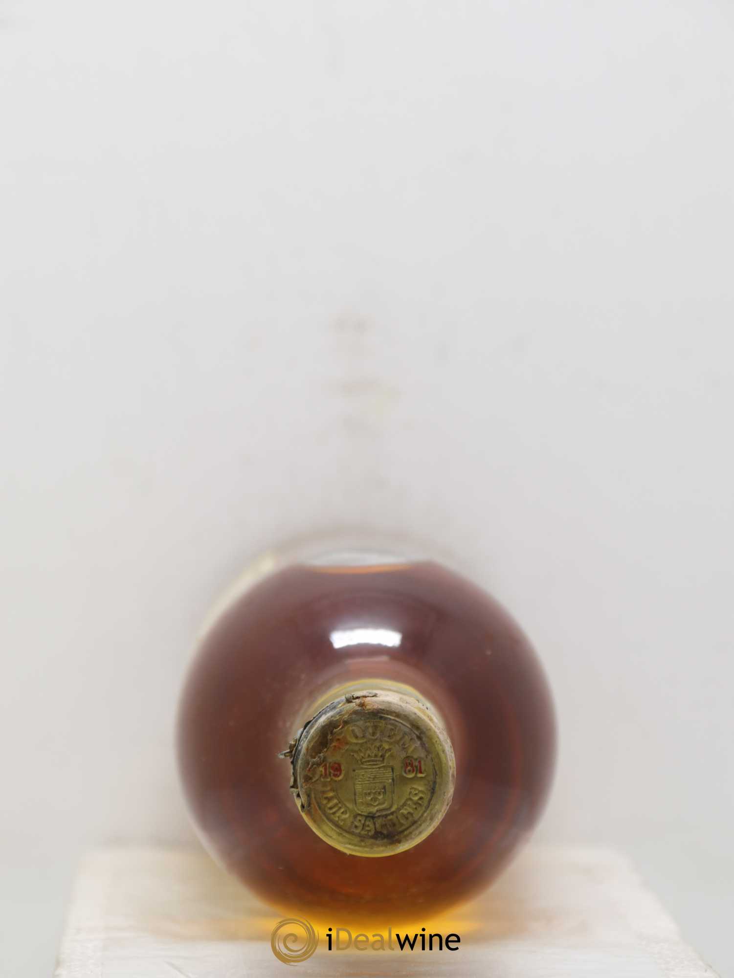 Château d' Yquem 1er Cru Classé Supérieur 1981 - Lotto di 3 bottiglie - 1