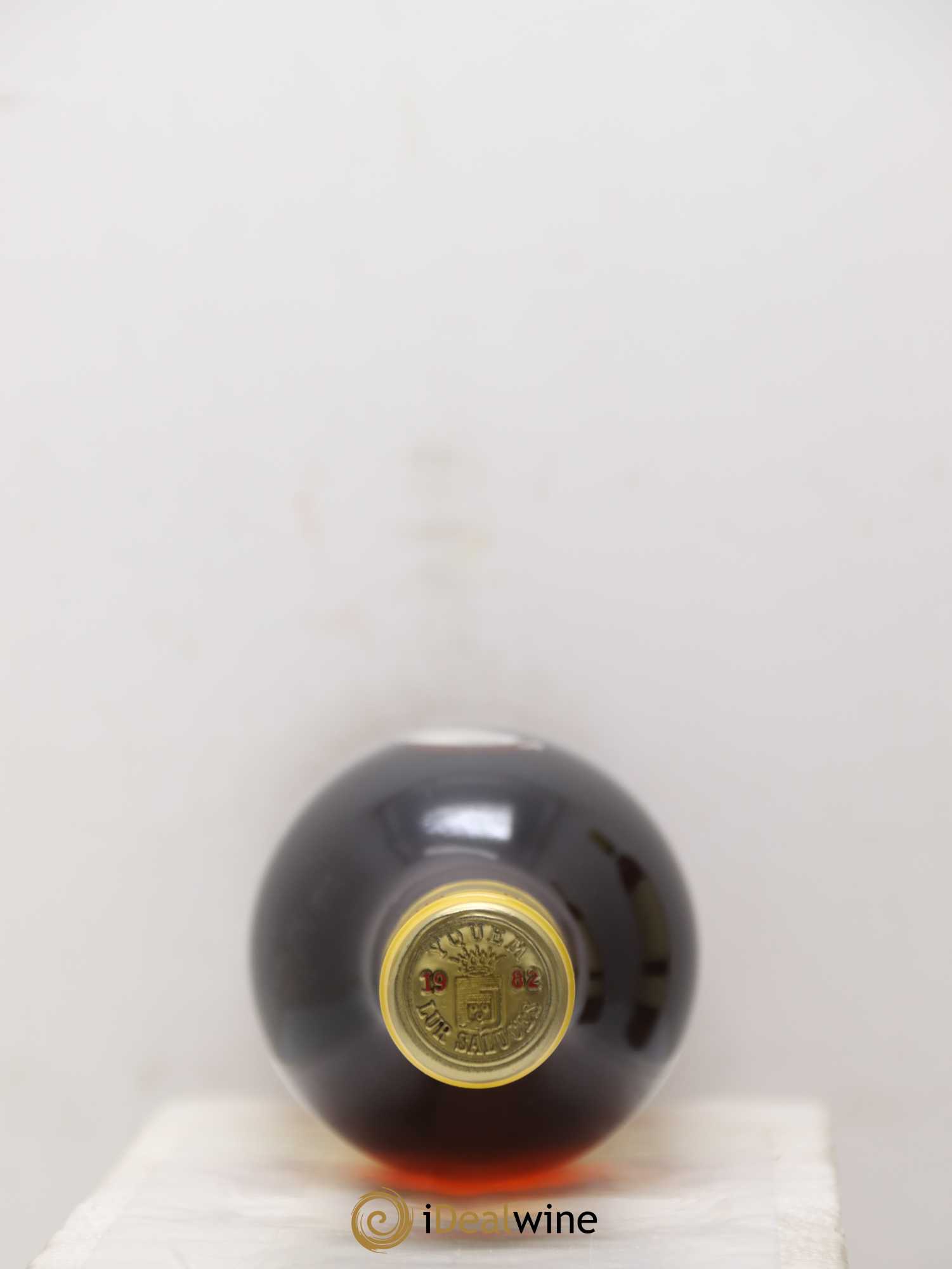 Château d' Yquem 1er Cru Classé Supérieur 1982 - Lotto di 3 bottiglie - 1