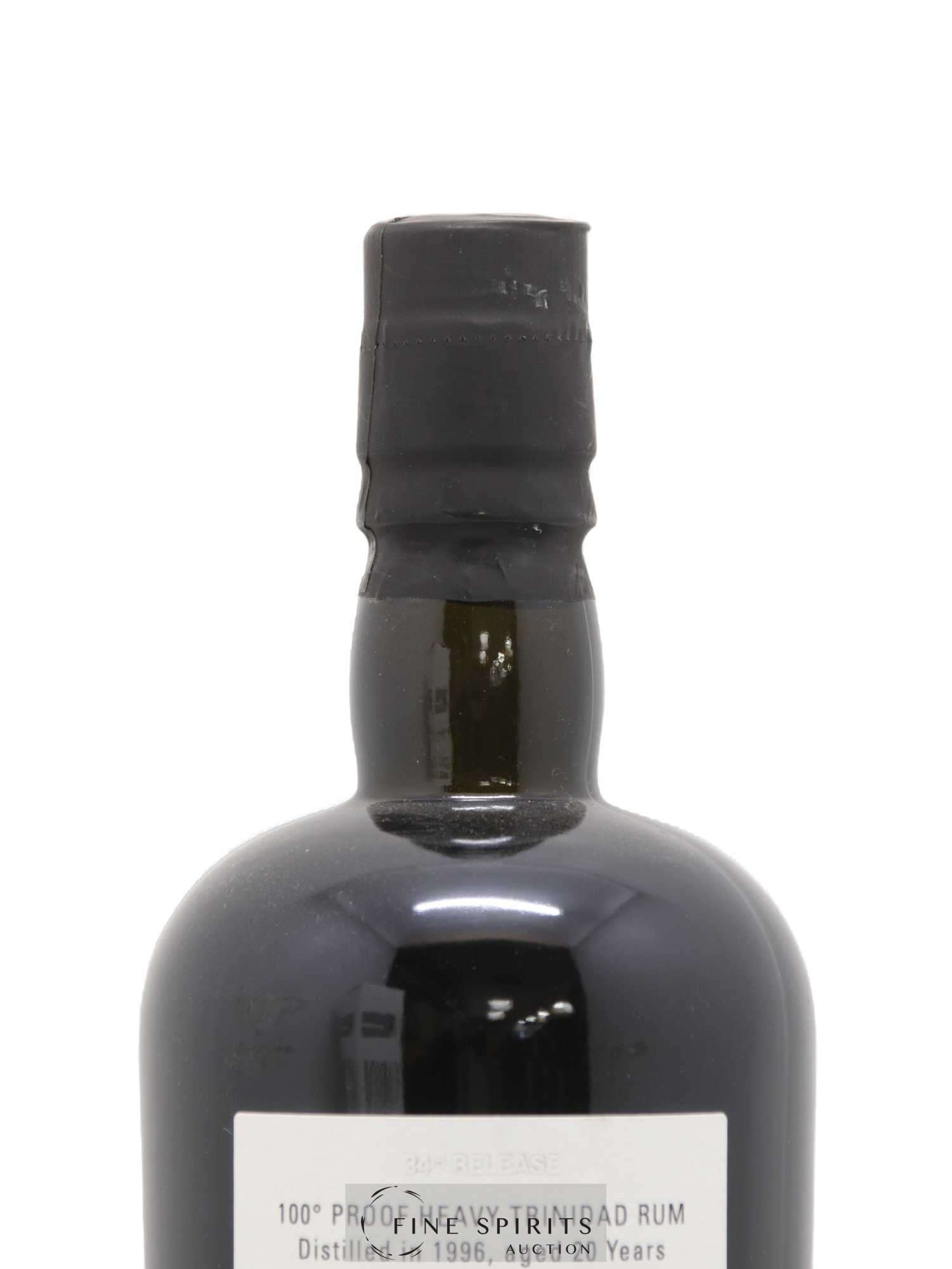 Caroni 20 years 1996 Velier The Heavy Wall 100° Proof 34th Release - One of 3800 - bottled 2016 Special Release - Lot de 1 bouteille - 3
