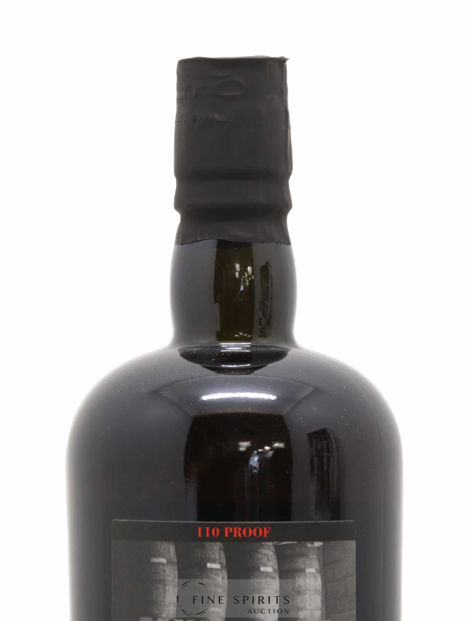Caroni 17 years 2000 Velier 110 Proof One of 582 - bottled 2017 - Lot de 1 bouteille - 3
