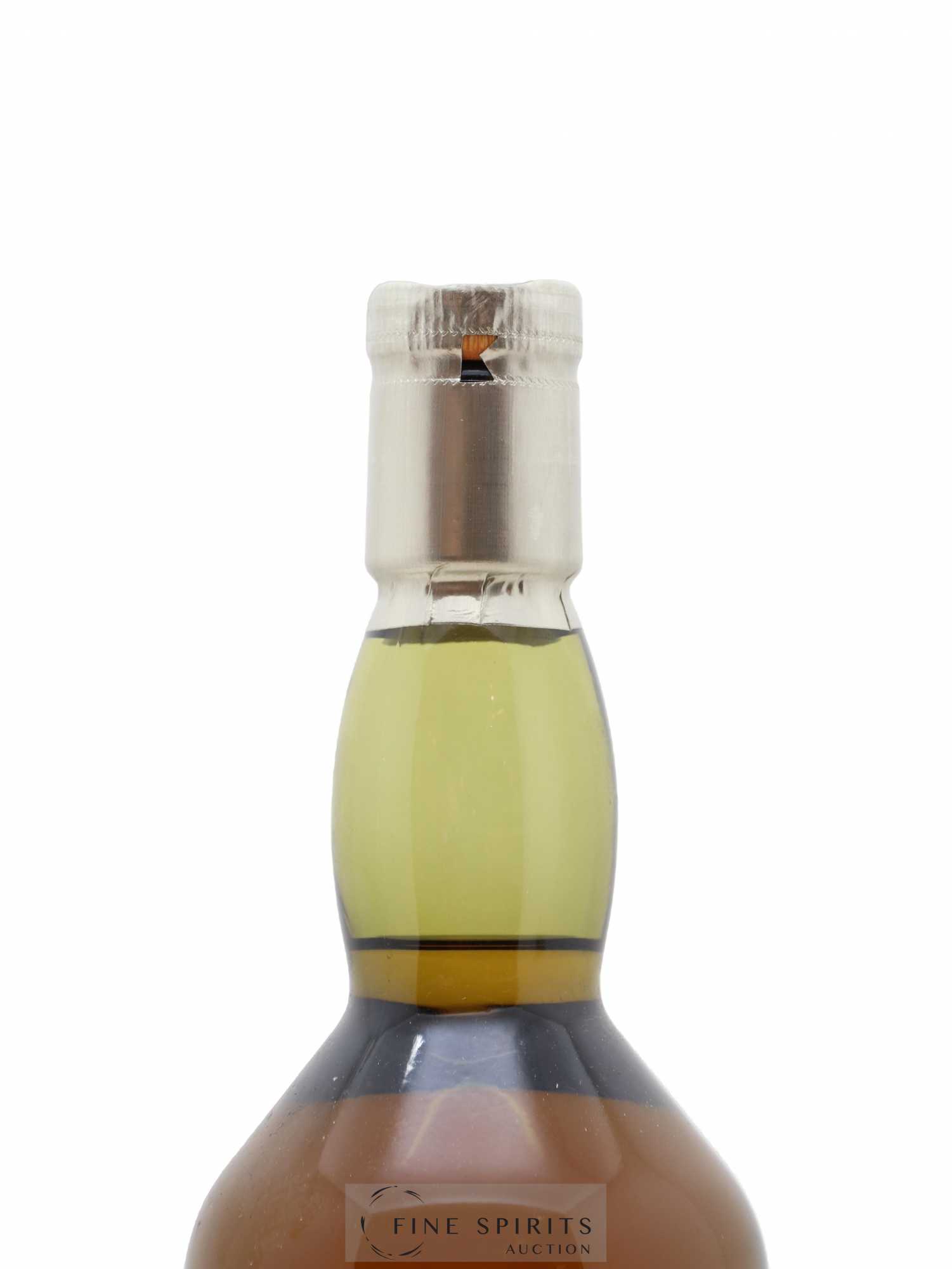 Port Ellen 32 years 1979 Of. 11th Release Natural Cask Strength - One of 2988 - bottled 2011 Limited Edition - Lot de 1 bouteille - 2