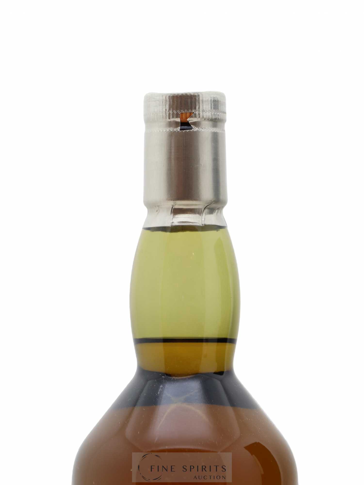 Port Ellen 32 years 1979 Of. 11th Release Natural Cask Strength - One of 2988 - bottled 2011 Limited Edition - Lot de 1 bouteille - 3