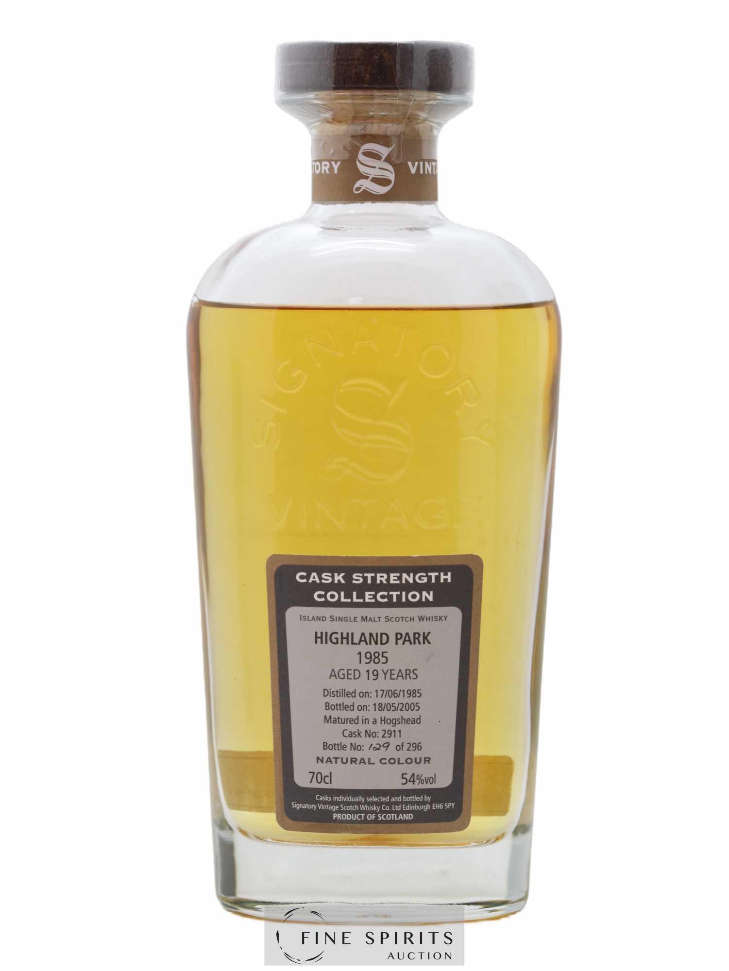 Highland Park 19 years 1985 Signatory Vintage Cask n°2911 - One of 296 - bottled 2005 Cask Strength Collection - Lot de 1 bouteille - 1