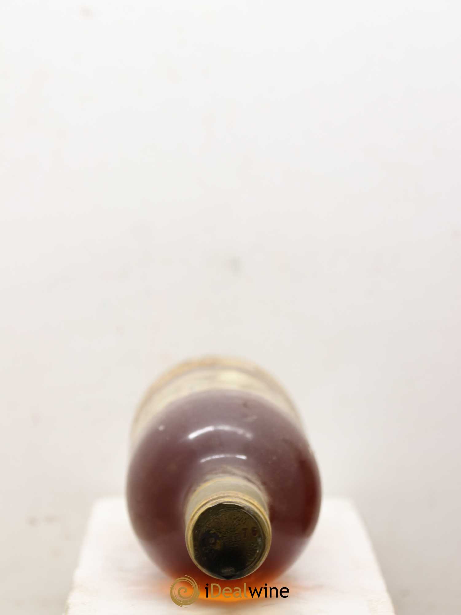 Château d' Yquem 1er Cru Classé Supérieur 1976 - Lotto di 3 bottiglie - 1