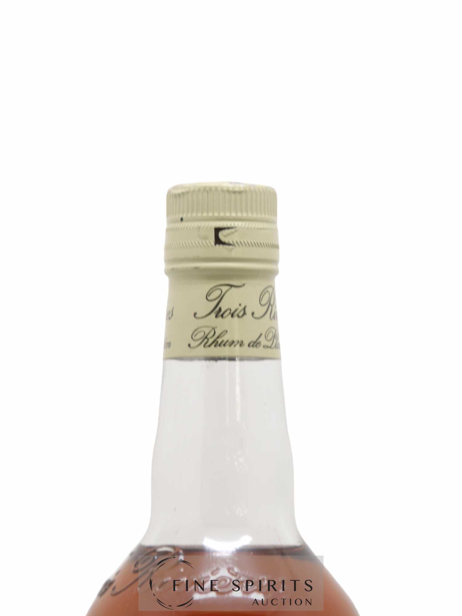 Trois Rivières 1969 Of. - Lot de 1 bouteille - 2