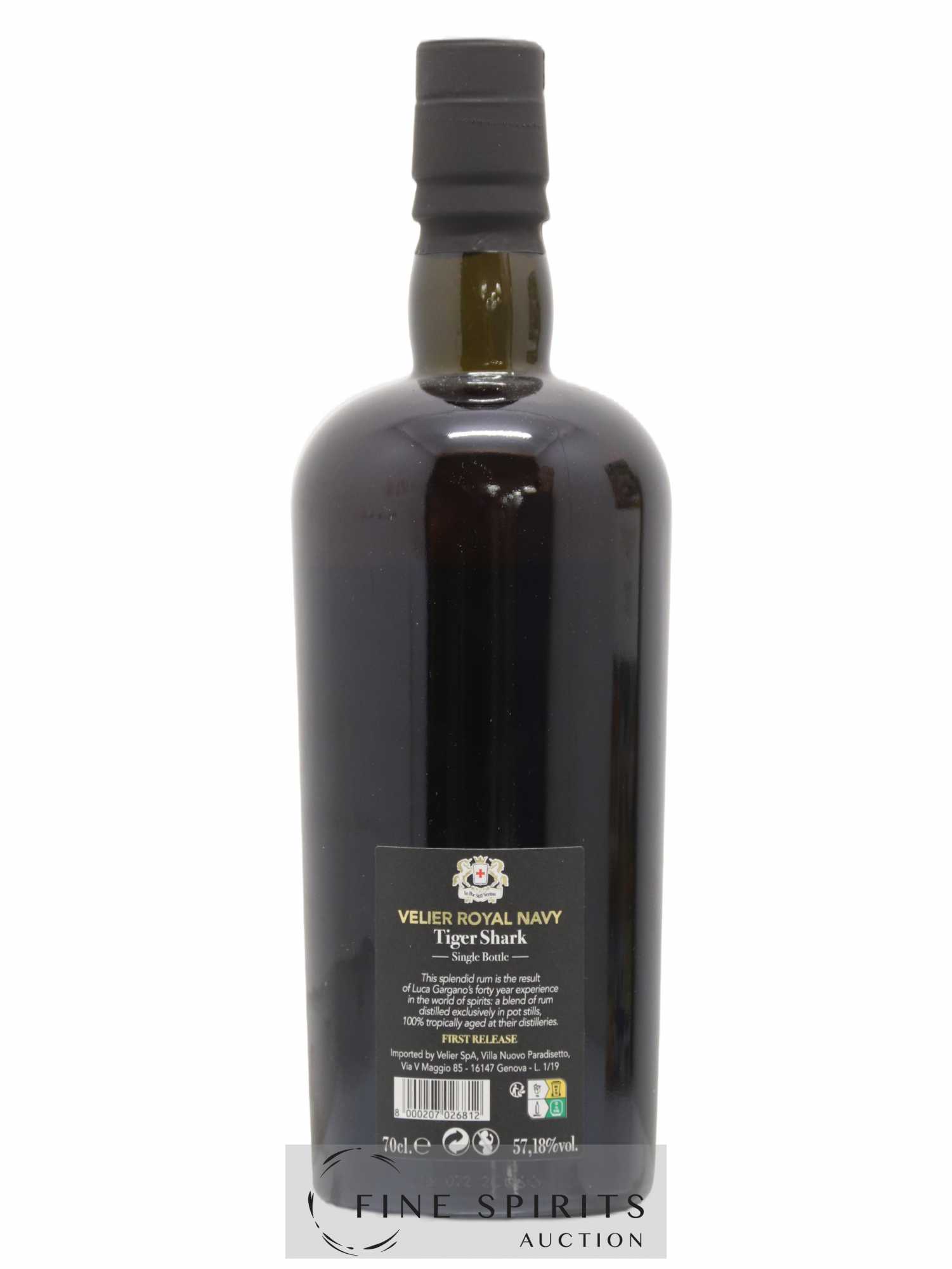 Velier Royal Navy Of. Tiger Shark - Single Bottle - First Release N°104 (sans prix de réserve) - Posten von 1 Flasche - 2