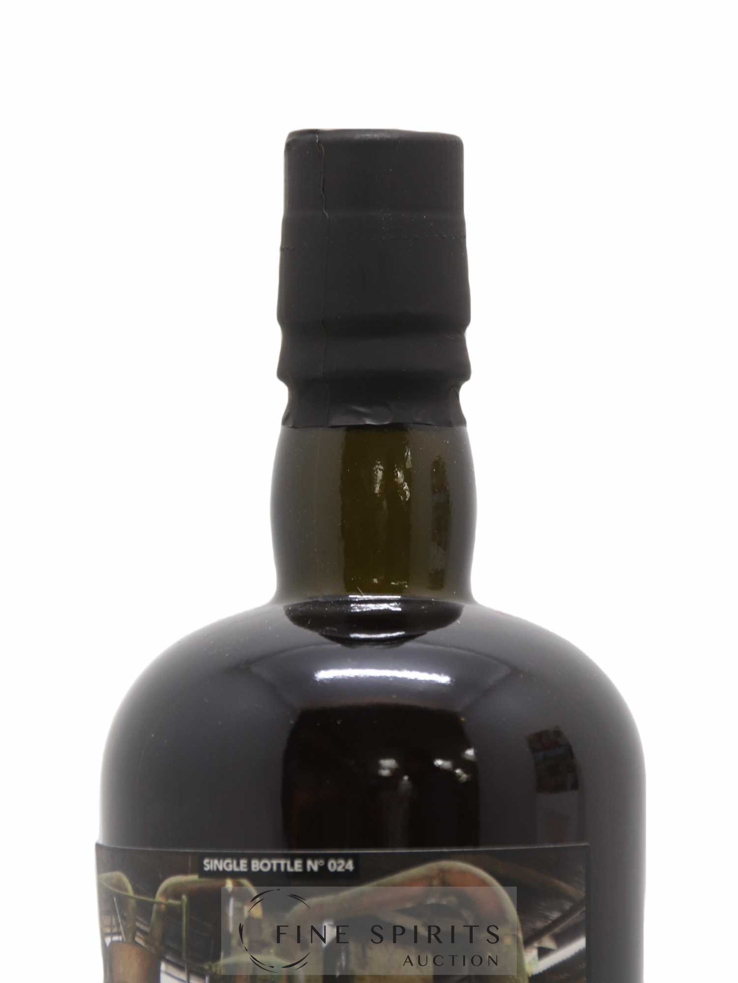 Velier Royal Navy Of. Tiger Shark - Single Bottle - First Release N°024 (sans prix de réserve) - Posten von 1 Flasche - 3