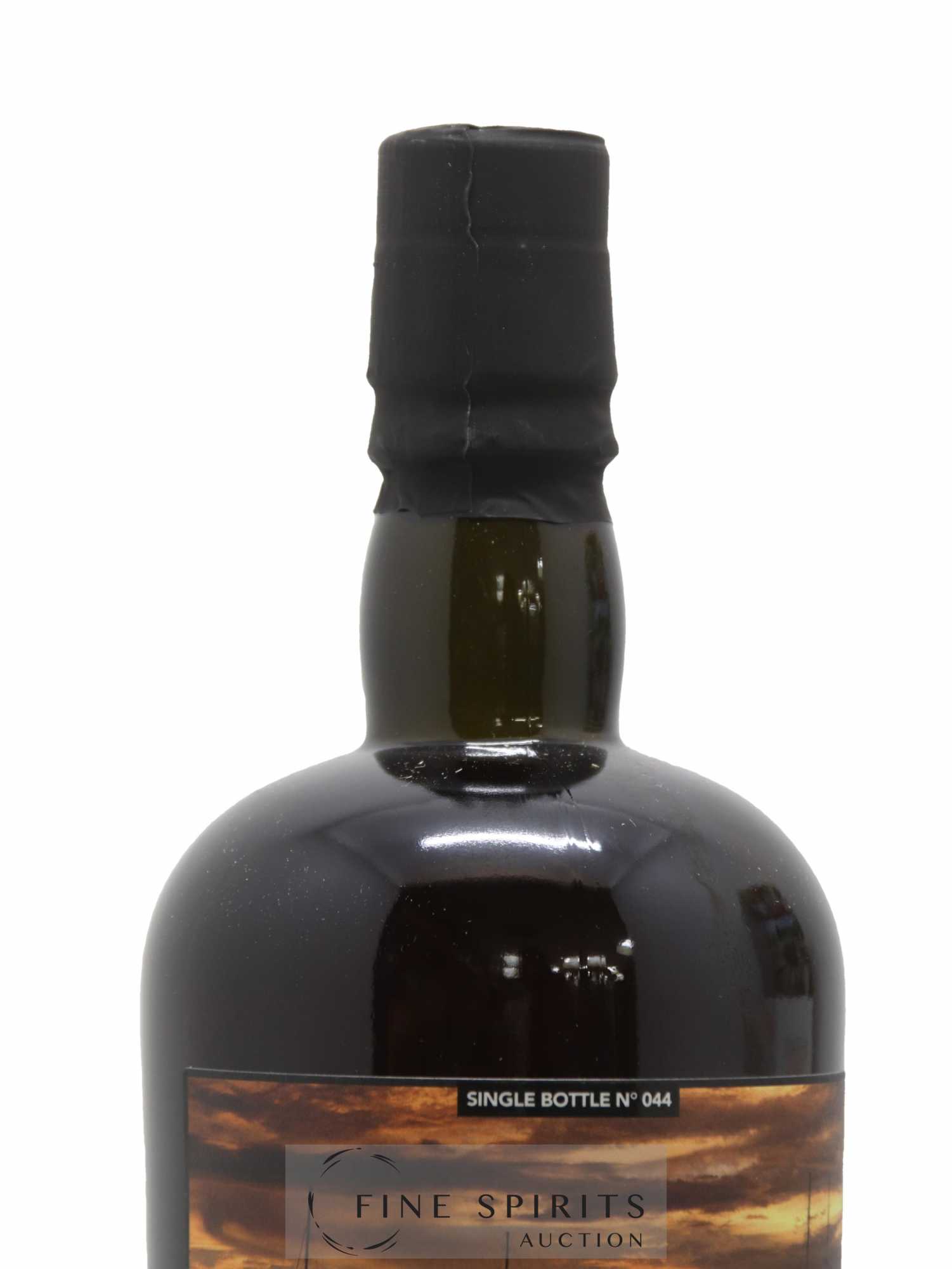 Velier Royal Navy Of. Tiger Shark - Single Bottle - First Release N°044 (sans prix de réserve) - Posten von 1 Flasche - 3