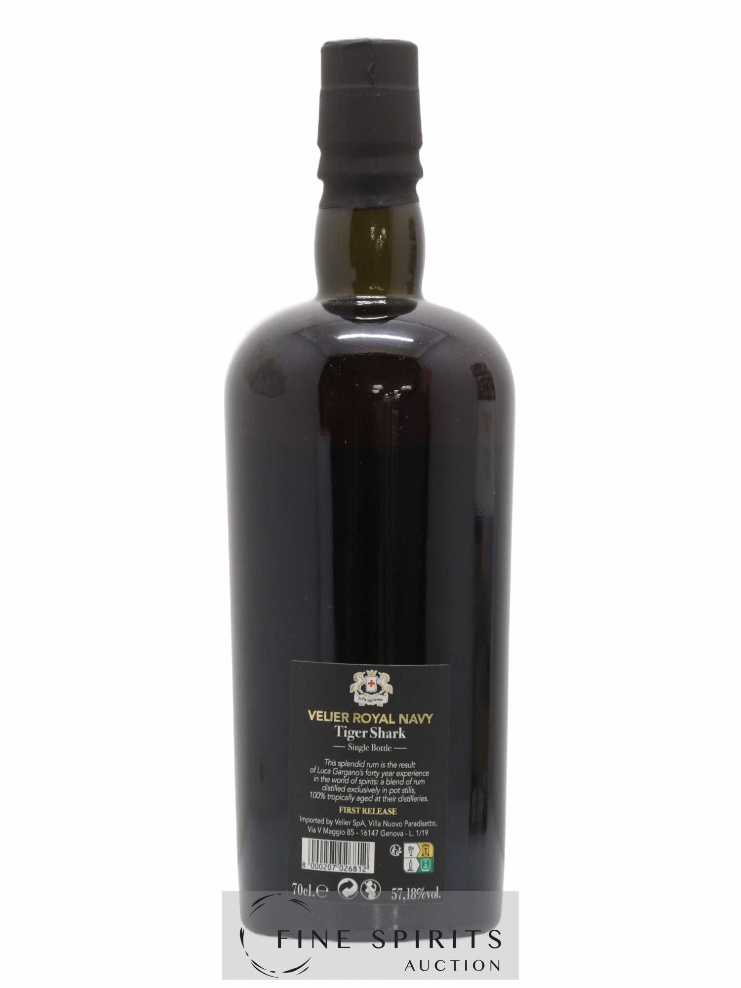 Velier Royal Navy Of. Tiger Shark - Single Bottle - First Release N°052 (sans prix de réserve) - Posten von 1 Flasche - 2