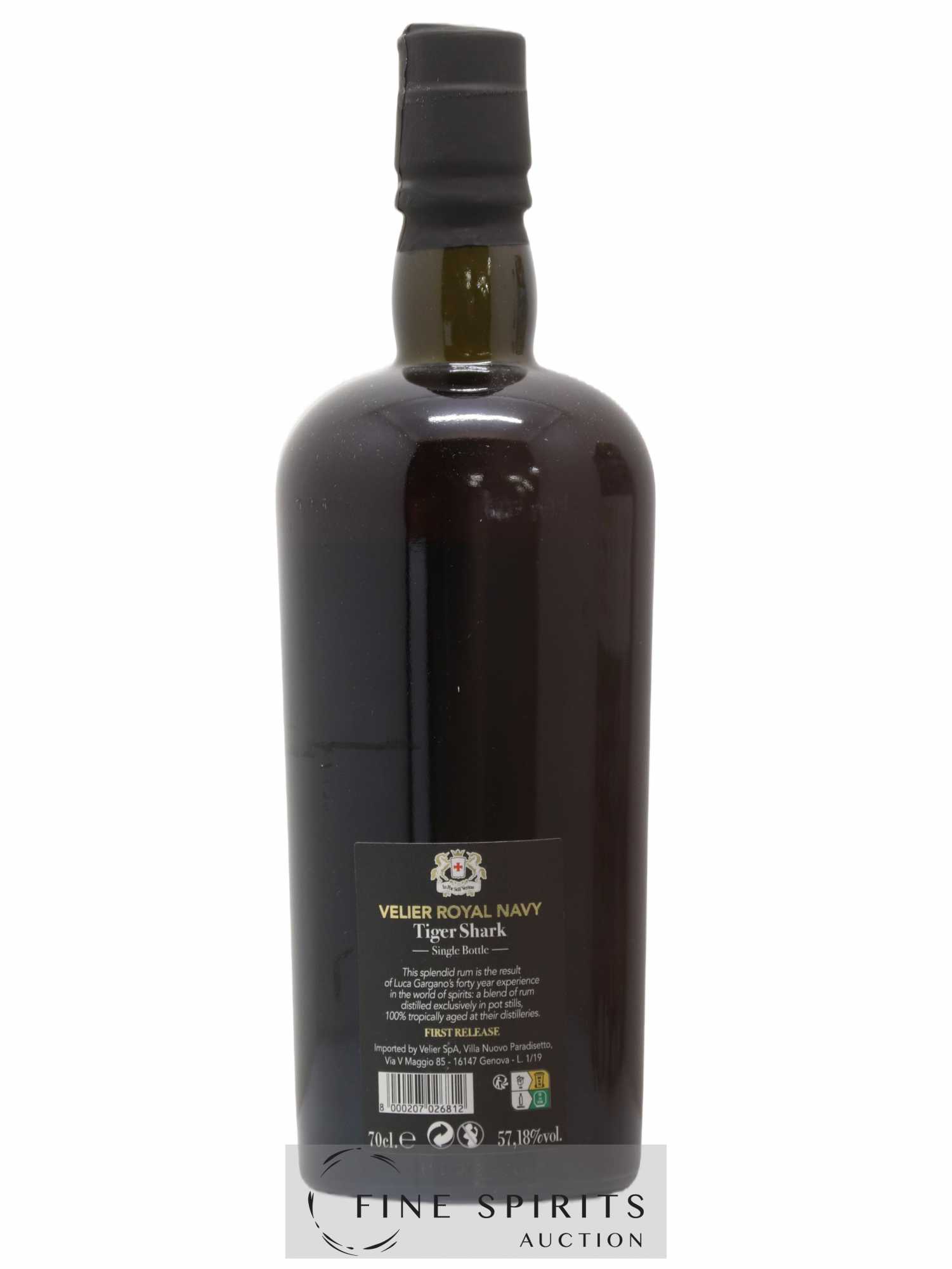 Velier Royal Navy Of. Tiger Shark - Single Bottle - First Release N°062 (sans prix de réserve) - Posten von 1 Flasche - 2