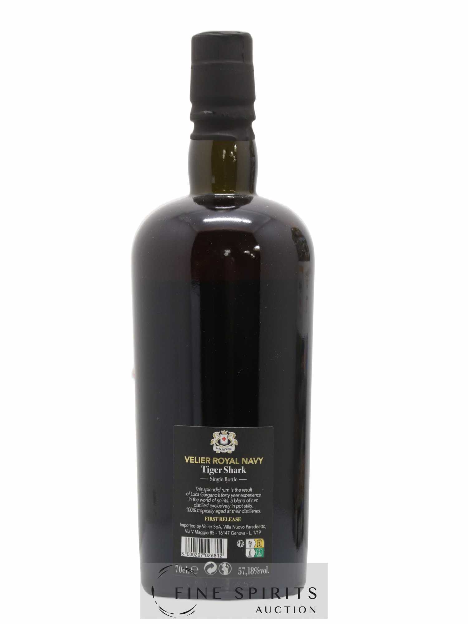 Velier Royal Navy Of. Tiger Shark - Single Bottle - First Release N°065 (sans prix de réserve) - Posten von 1 Flasche - 2