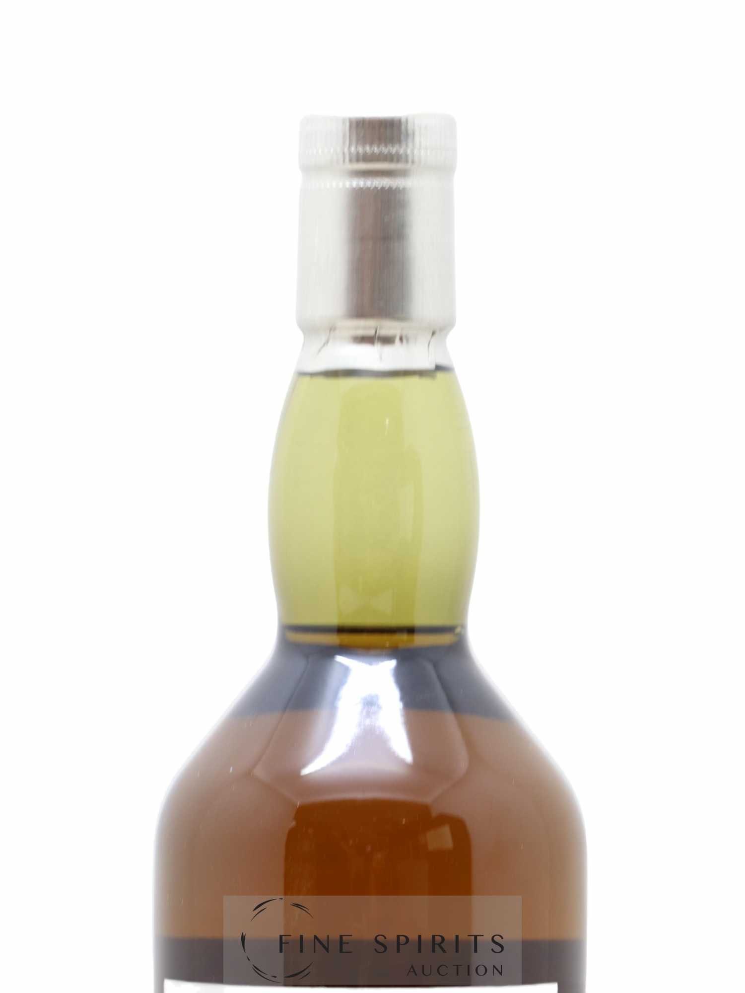 Port Ellen 32 years 1979 Of. 11th Release Natural Cask Strength - One of 2988 - bottled 2011 Limited Edition - Lot de 1 bouteille - 3