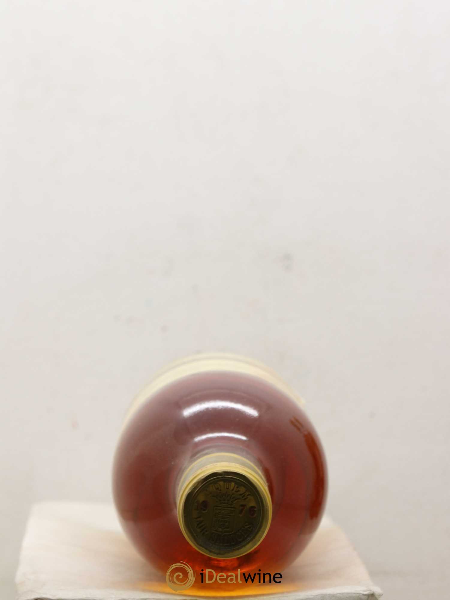 Château d' Yquem 1er Cru Classé Supérieur 1976 - Lotto di 3 bottiglie - 1