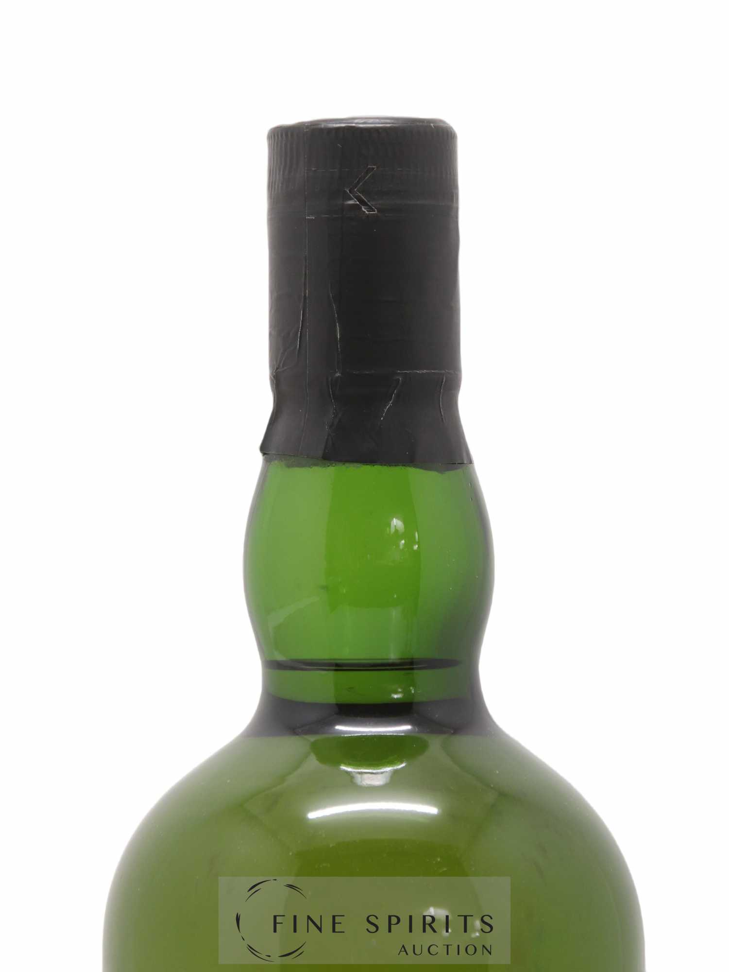 Ardbeg 1998 Of. Very Young bottled 2004 Committee Approved - Lot of 1 bottle - 2
