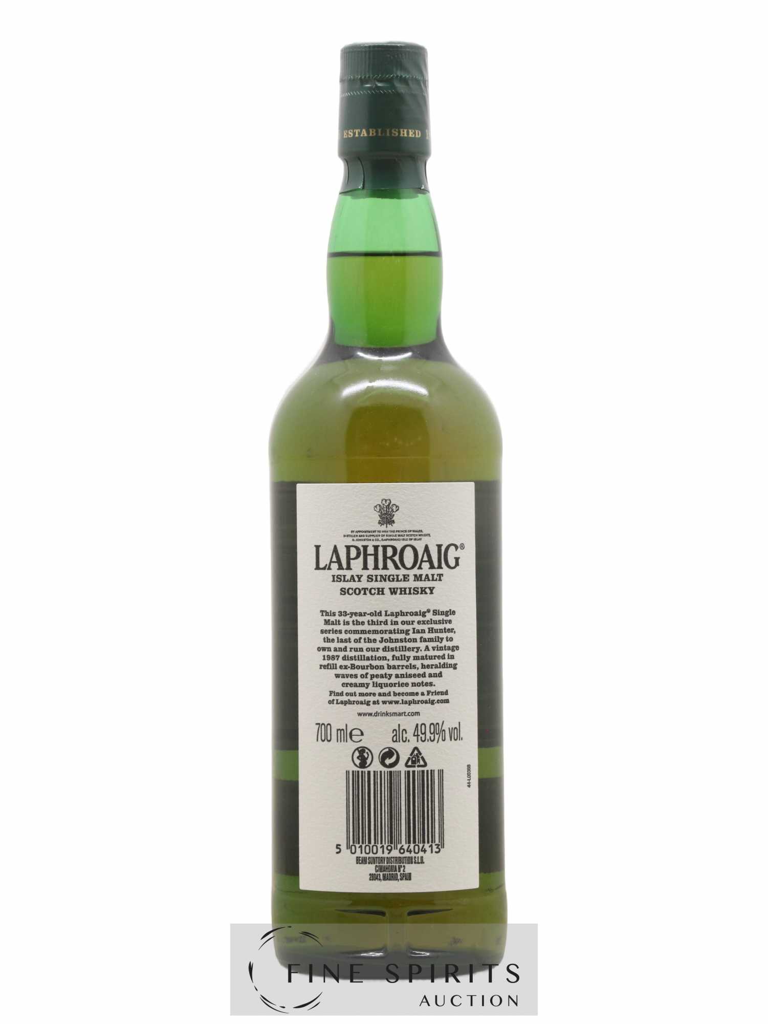 Laphroaig 33 years Of. Book 3 Source Protection The Ian Hunter Story - Posten von 1 Flasche - 2