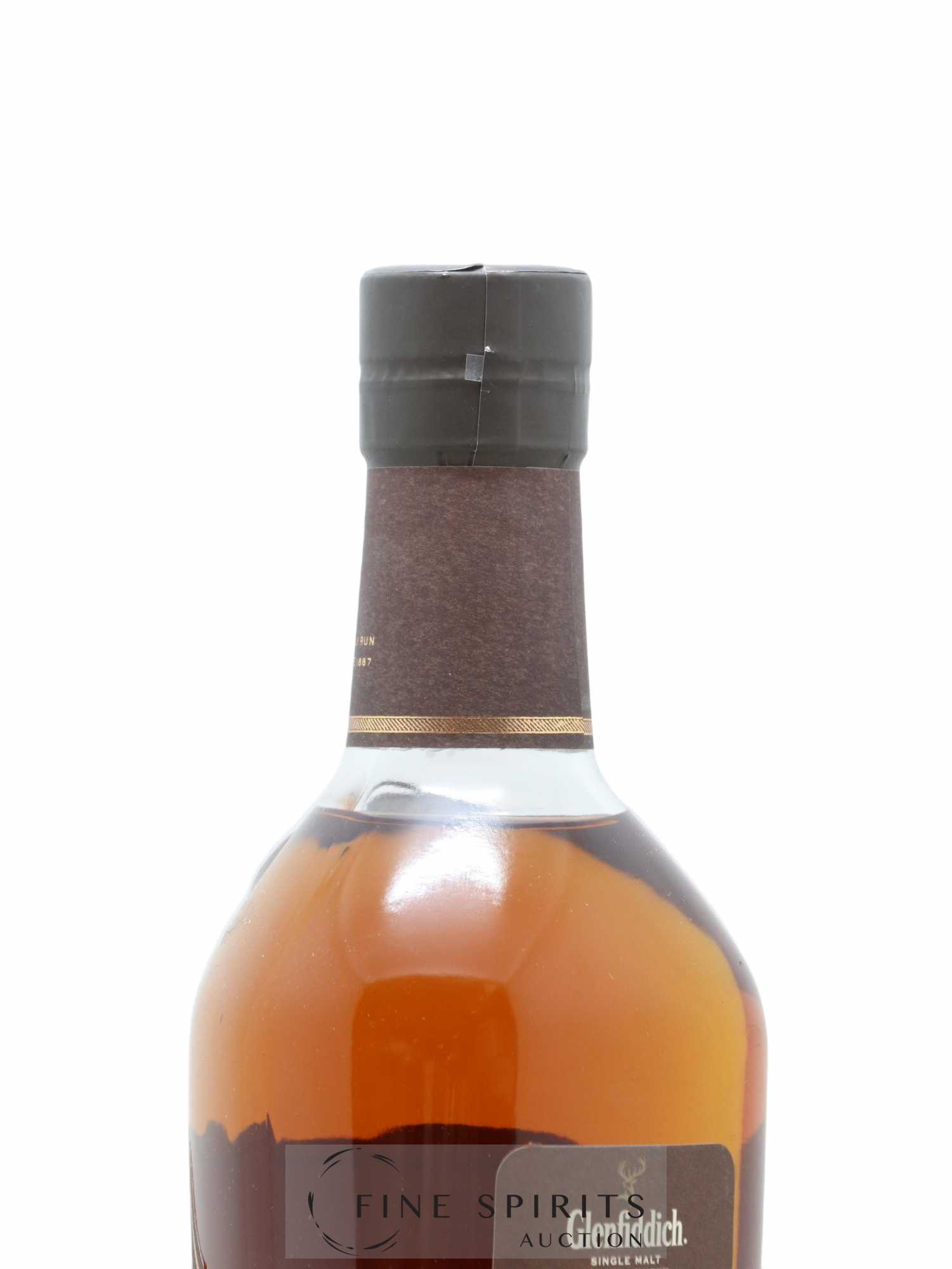 Glenfiddich 18 years Of. Small Batch Reserve n°8142 - Posten von 1 Flasche - 3