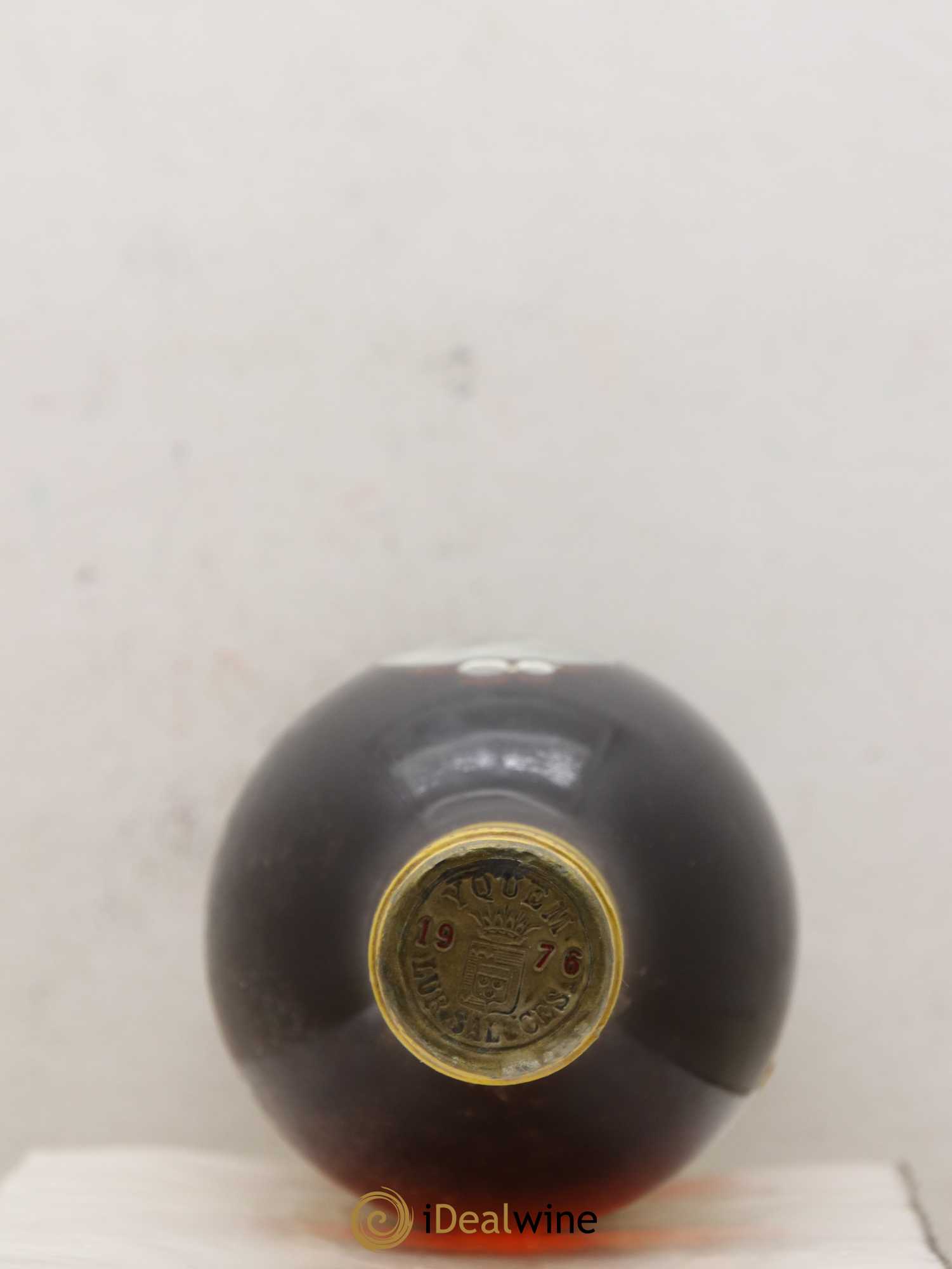 Château d' Yquem 1er Cru Classé Supérieur 1976 - Lotto di 2 bottiglie - 1