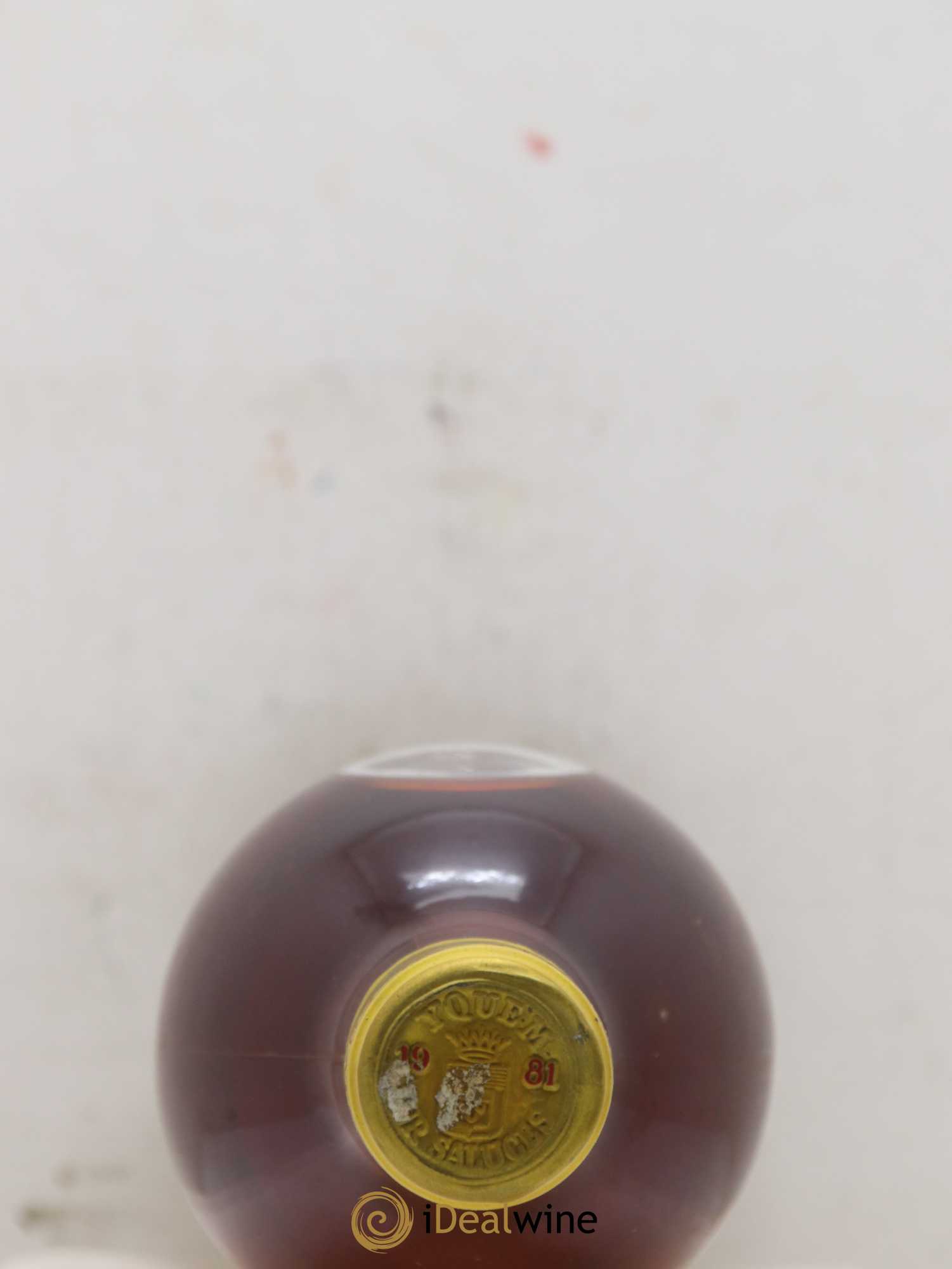 Château d' Yquem 1er Cru Classé Supérieur 1981 - Lotto di 2 bottiglie - 1
