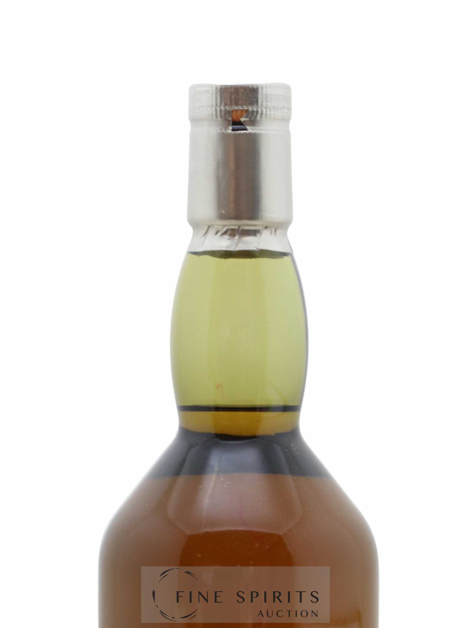 Port Ellen 32 years 1979 Of. 11th Release Natural Cask Strength - One of 2988 - bottled 2011 Limited Edition - Lot de 1 bouteille - 3