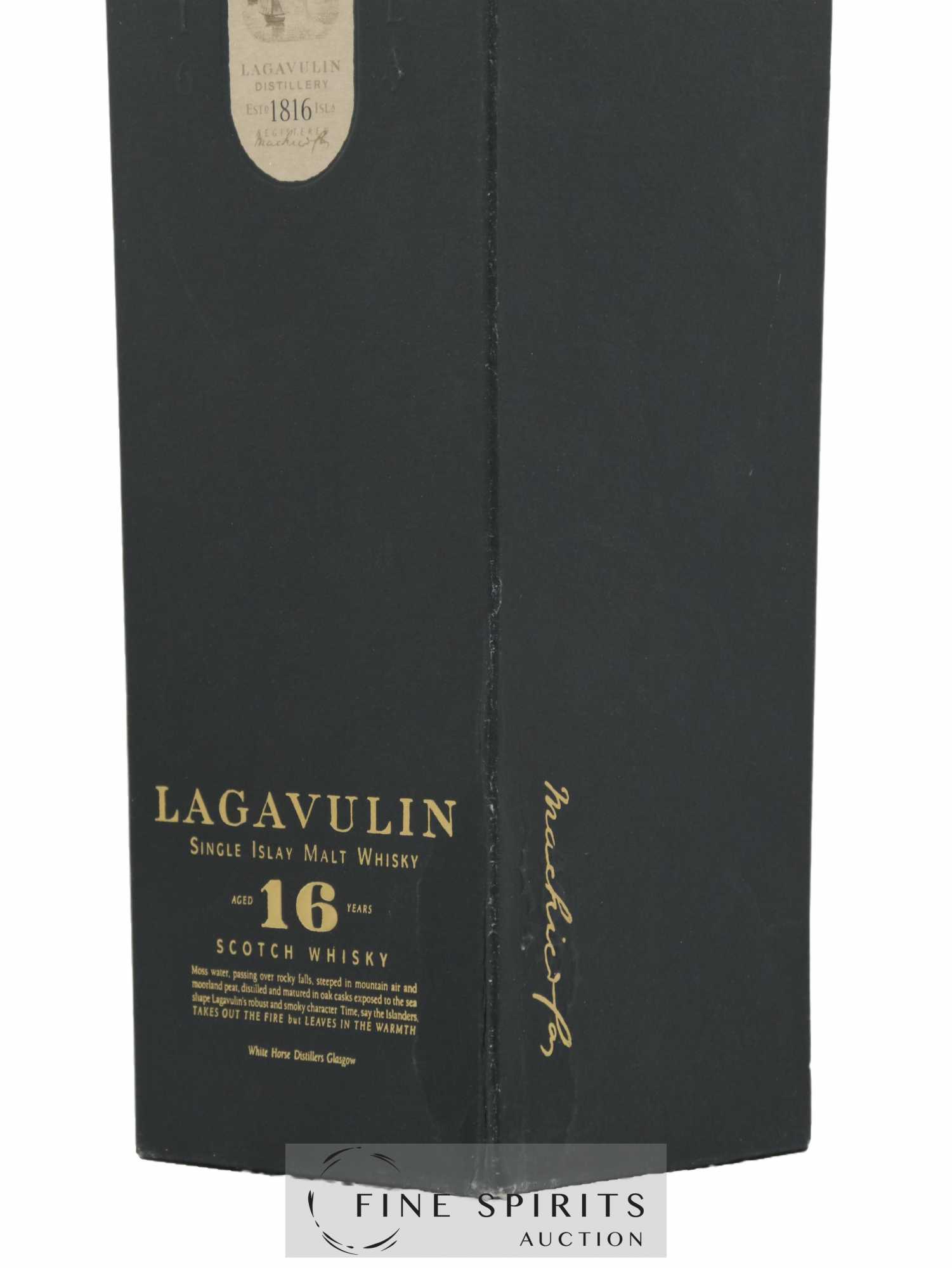 Lagavulin 16 years Of. (1L) - Posten von 1 Flasche - 2