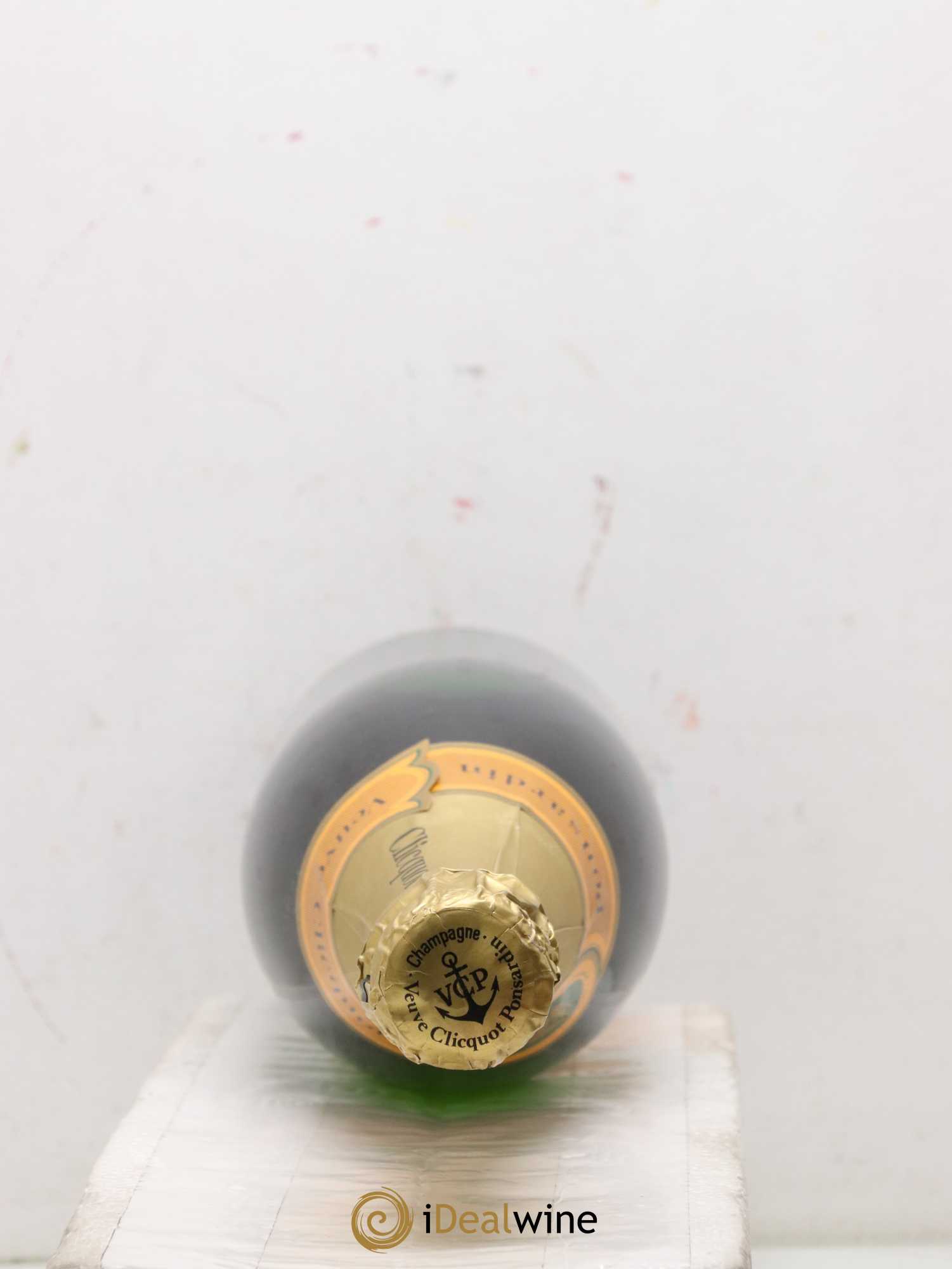 Vintage Veuve Clicquot 1983 - Lot of 3 bottles - 1