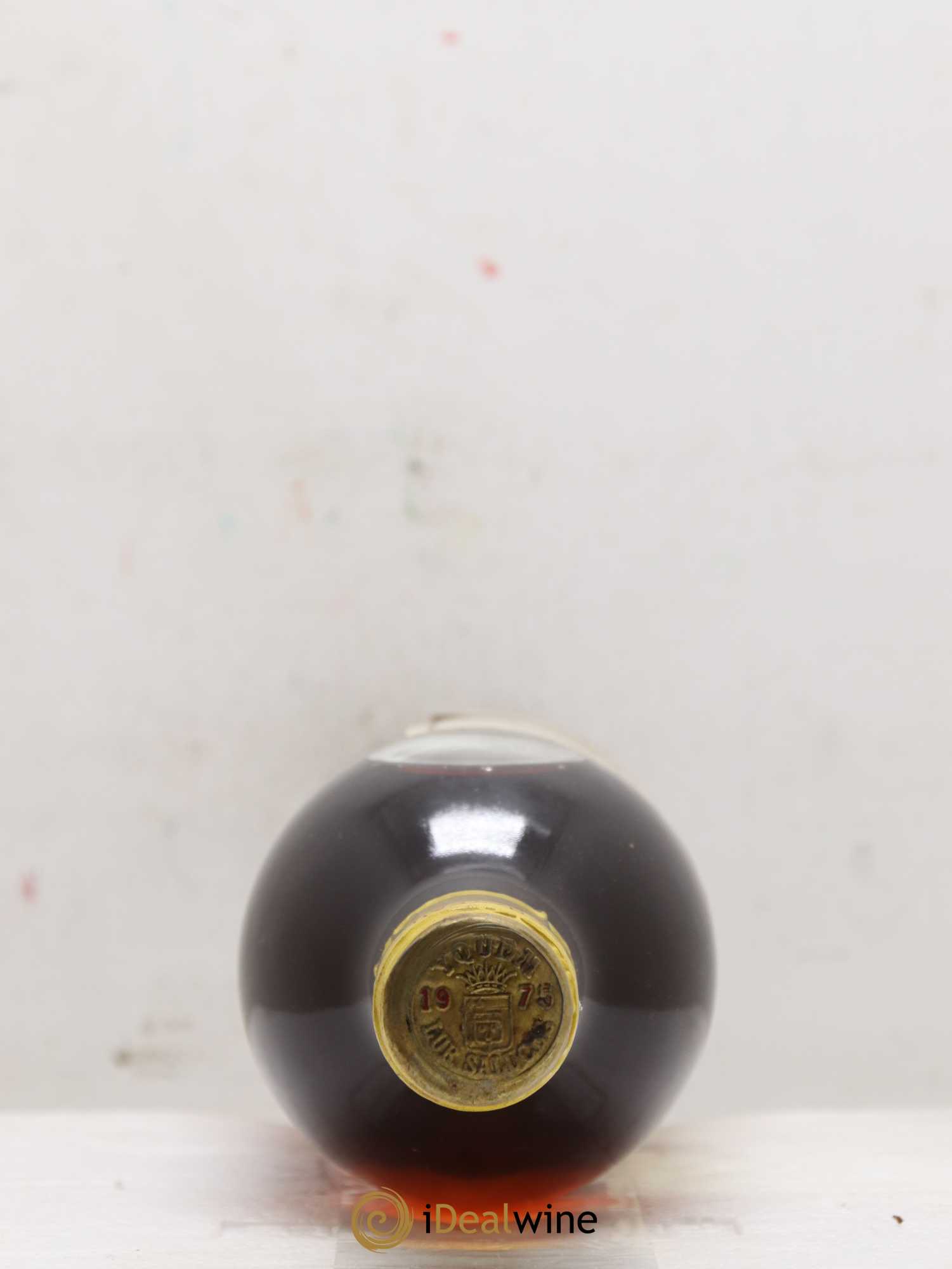 Château d' Yquem 1er Cru Classé Supérieur 1975 - Lotto di 2 bottiglie - 1