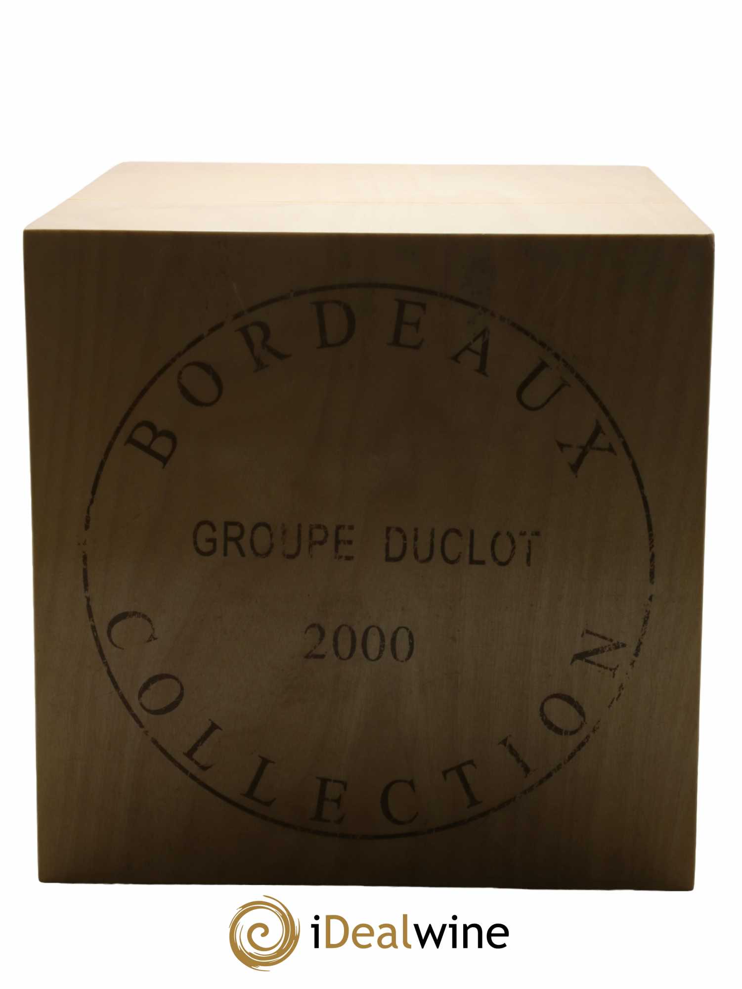 Caisse Duclot Château Ausone, Château Lafite Rothschild, Château Margaux,Château Haut-Brion, Château Mouton Rothschild, Château Petrus, Château La Mission Haut-Brion, Château Latour, Château Cheval Blanc 2000 - Lot of 9 bottles - 8