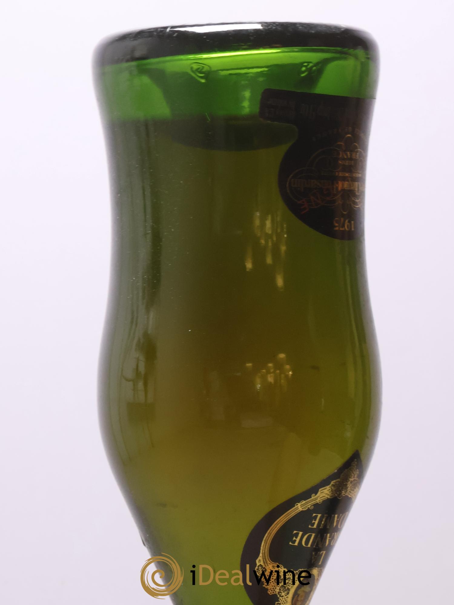 La Grande Dame Veuve Clicquot 1975 - Posten von 3 Flaschen - 1