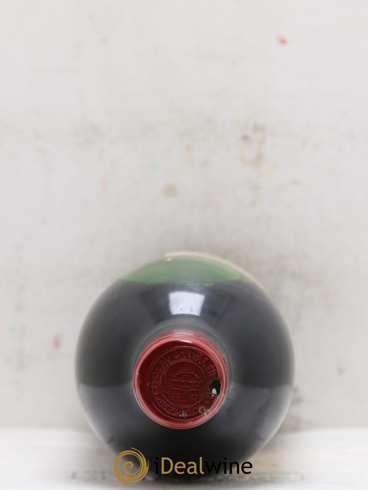 Château Cheval Blanc 1er Grand Cru Classé A 1975 - Lotto di 2 bottiglie - 1