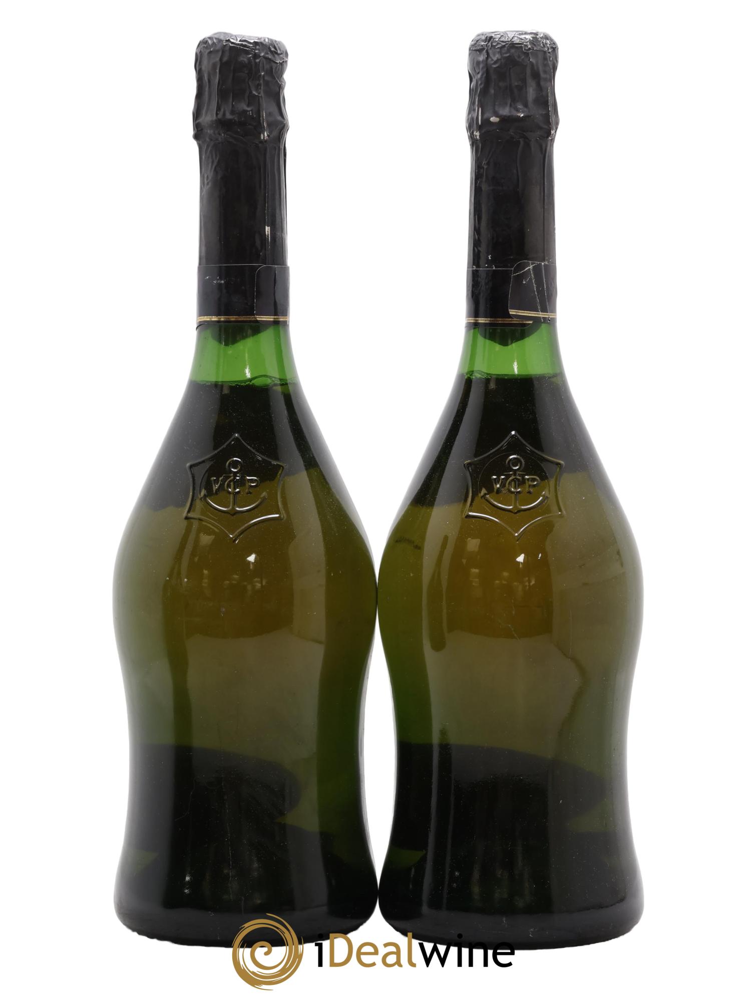 La Grande Dame Veuve Clicquot 1975 - Lot of 2 bottles - 1