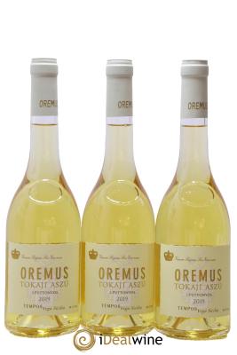 Tokaj Aszu 3 Puttonyos Oremus by Vega Sicilia