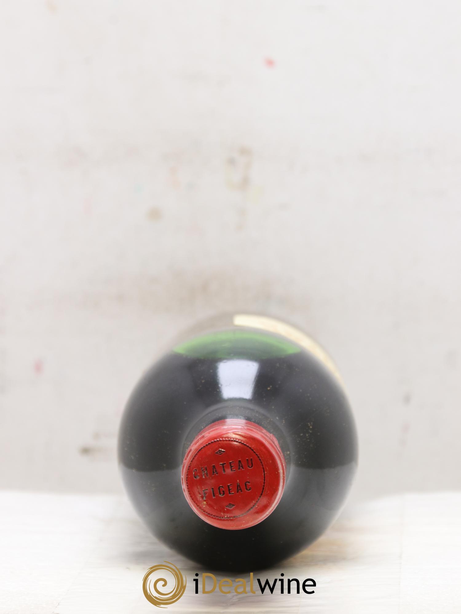 Château Figeac 1er Grand Cru Classé A 1975 - Lot of 3 bottles - 1